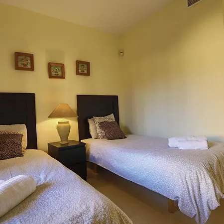 R6 Patios 2 Bedroom מארבלה