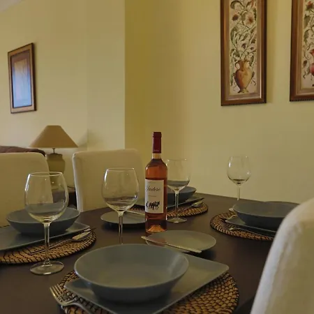 R6 Patios 2 Bedroom Apartamento